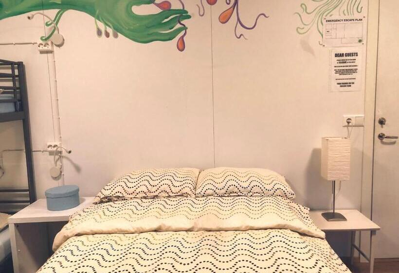 اتاق استاندارد چهار تخته, The Freezer Hostel & Culture Center