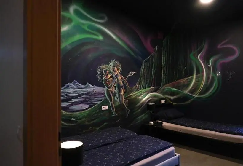 اتاق استاندارد سه نفره, The Freezer Hostel & Culture Center