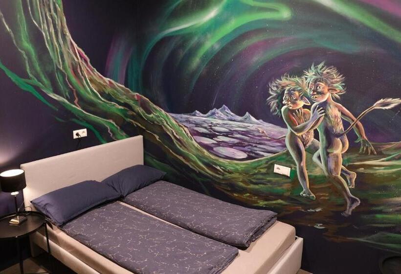 اتاق استاندارد سه نفره, The Freezer Hostel & Culture Center