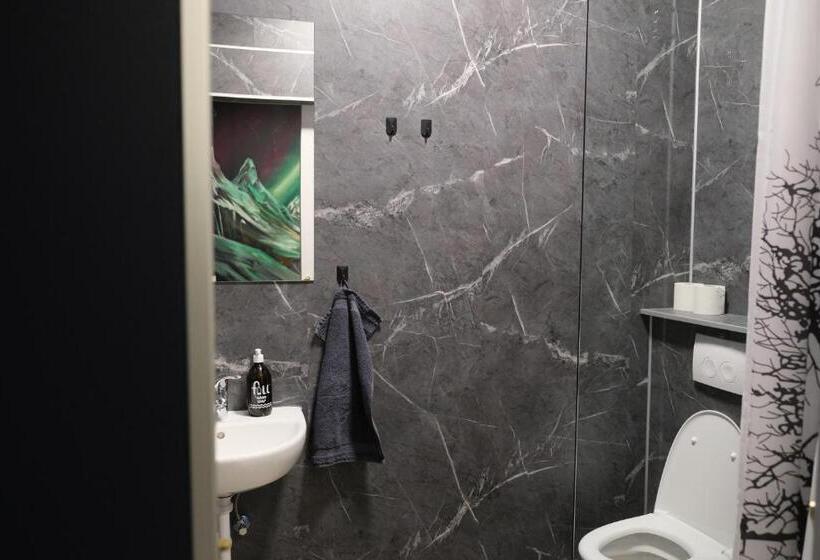 اتاق استاندارد سه نفره, The Freezer Hostel & Culture Center