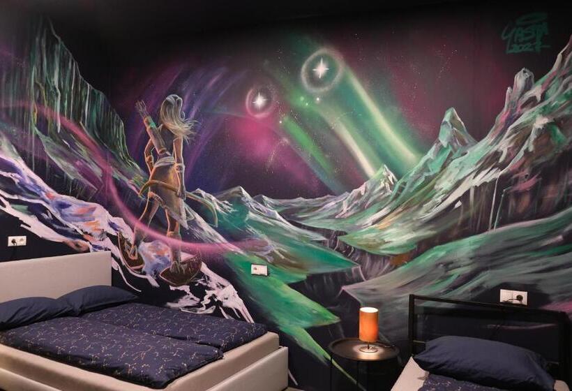 اتاق استاندارد سه نفره, The Freezer Hostel & Culture Center