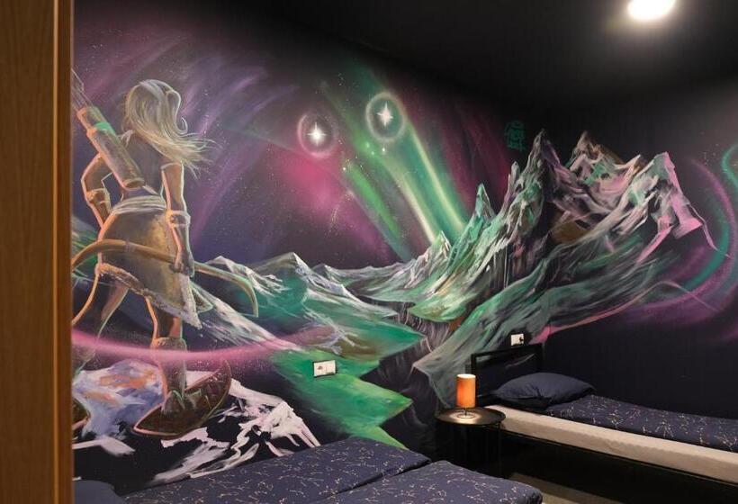 اتاق استاندارد سه نفره, The Freezer Hostel & Culture Center