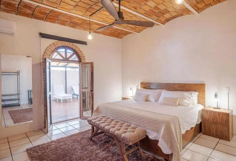 سوئیت جونیور با تراس, El Refugio De Sayulita   Health And Wellness House