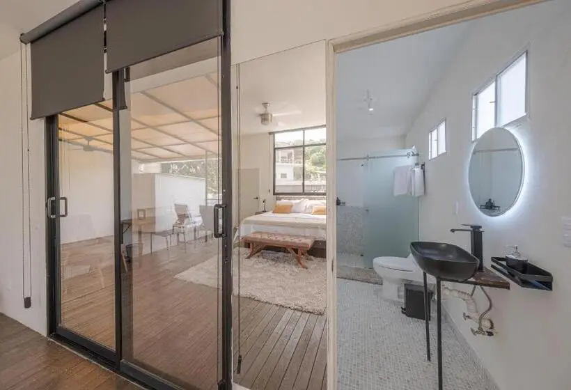 اتاق لوکس با تخت بزرگ, El Refugio De Sayulita   Health And Wellness House