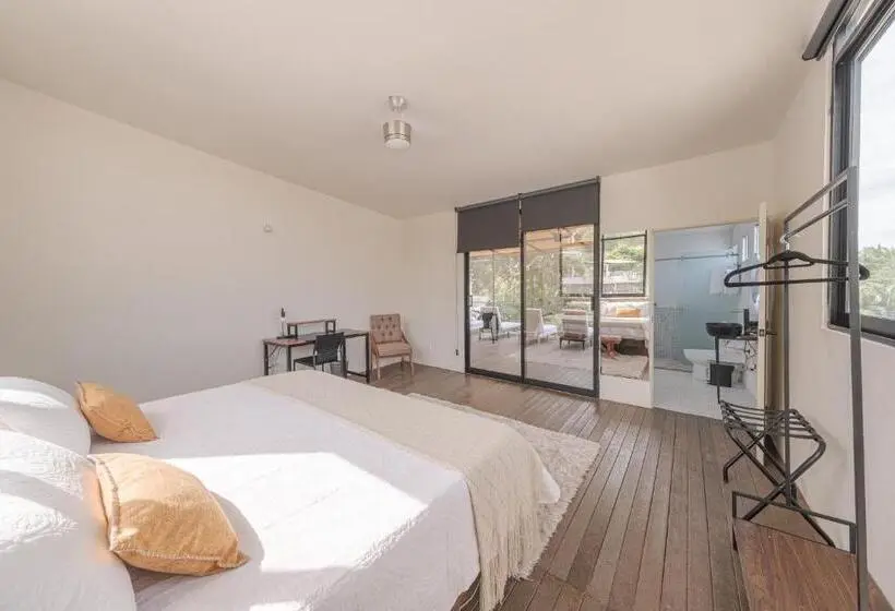 اتاق لوکس با تخت بزرگ, El Refugio De Sayulita   Health And Wellness House