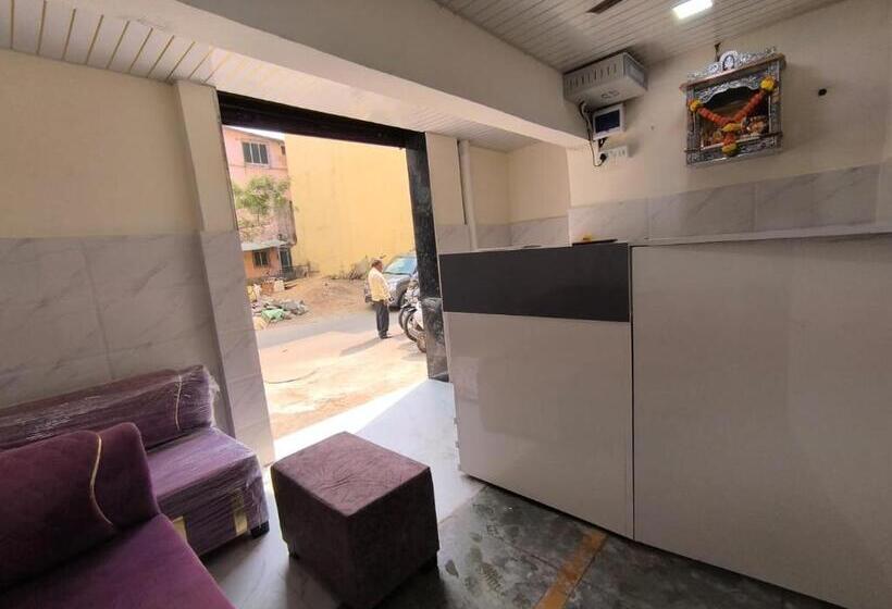 スタンダードルーム, K K Residency