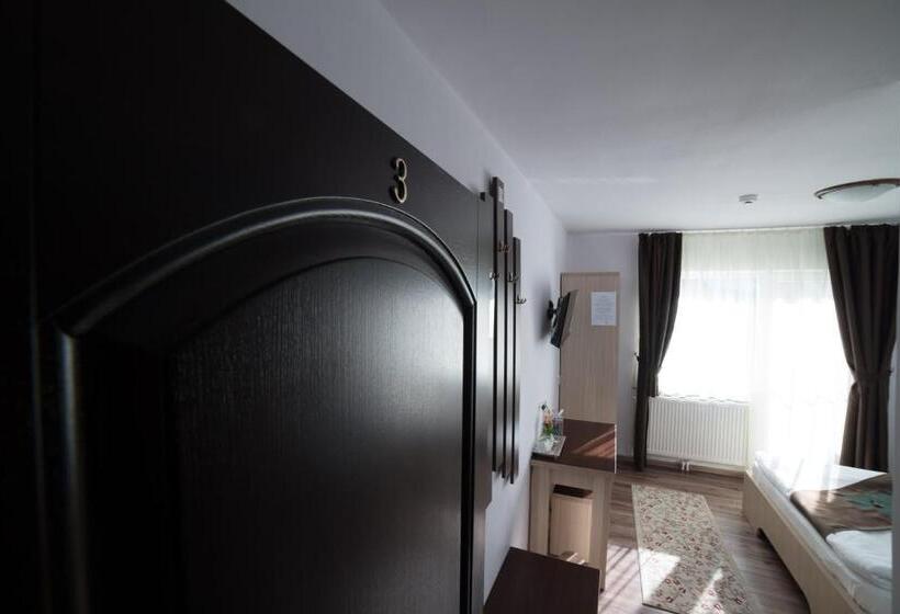 스탠다드 발코니 룸, Casa Bradul Voronet