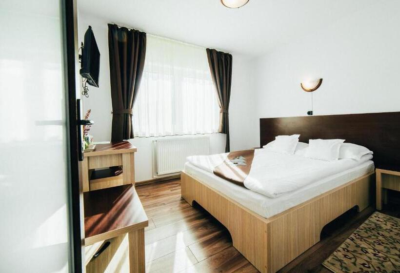 디럭스 패밀리 룸, Casa Bradul Voronet