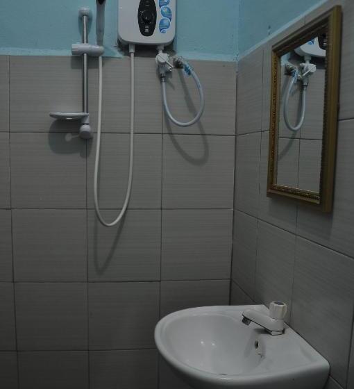 חדר משפחתי, Sukau Tomanggong View Bed & Breakfast