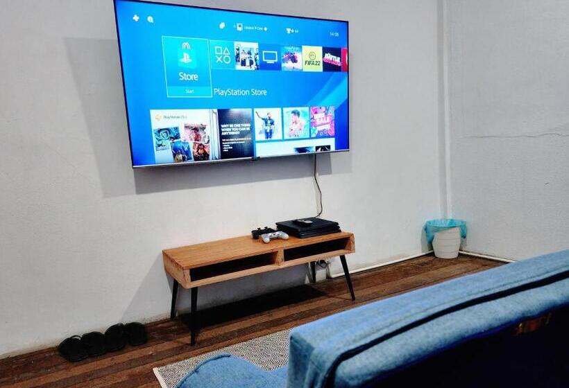 Cameră Superior cu Priveliște către Oraș, Upspot Kuching Waterfront Premium Hostel