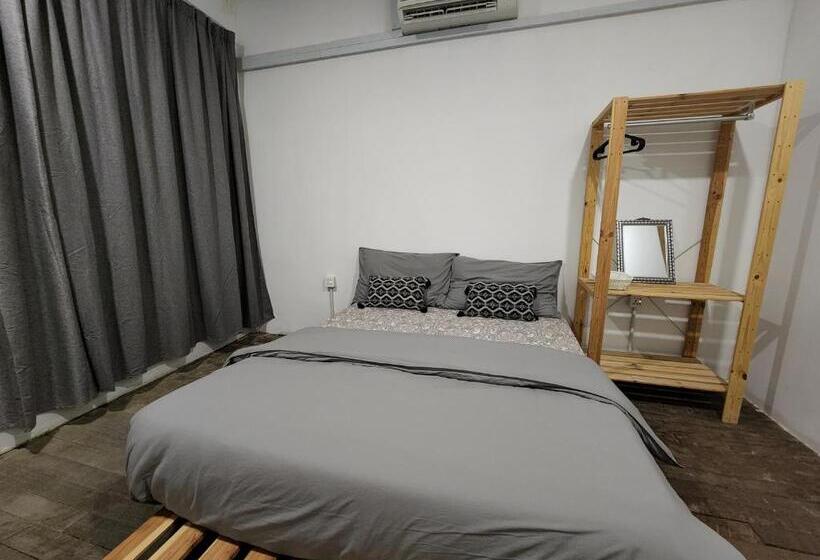 Cameră Superior cu Priveliște către Oraș, Upspot Kuching Waterfront Premium Hostel