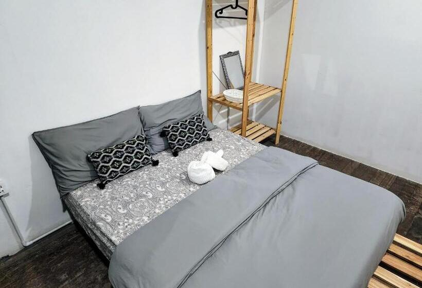 Cameră Superior cu Priveliște către Oraș, Upspot Kuching Waterfront Premium Hostel