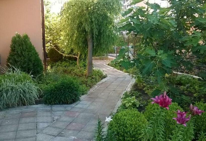 غرفة قياسية فردية مزودة بشُرفة, 415
