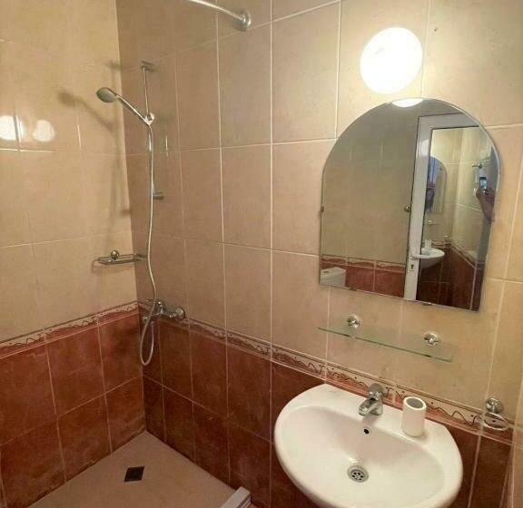 带阳台的标准单人间, 415