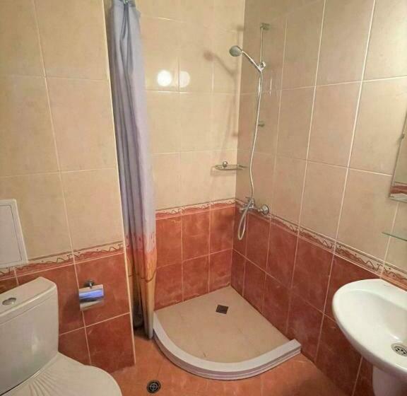 带阳台的标准单人间, 415