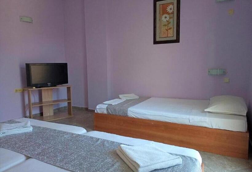 带阳台的三人标准间, 415