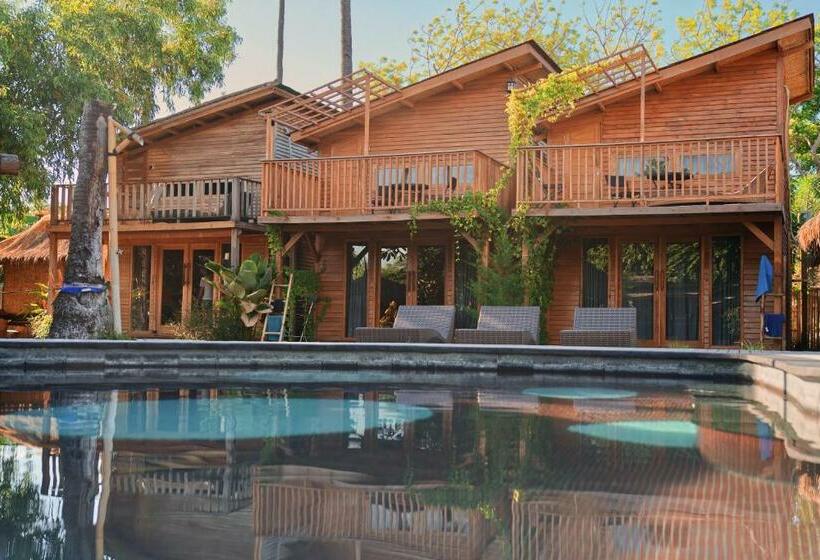 수피리어 룸 풀장 전망, Begadang