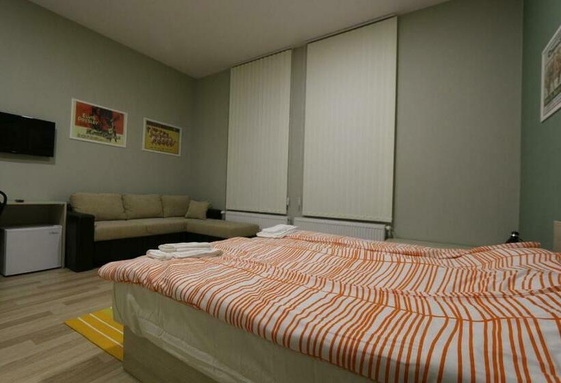 اتاق لوکس, La Maison Ruse