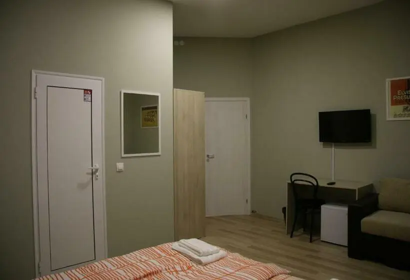 اتاق لوکس, La Maison Ruse