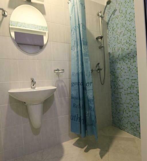 اتاق لوکس, La Maison Ruse