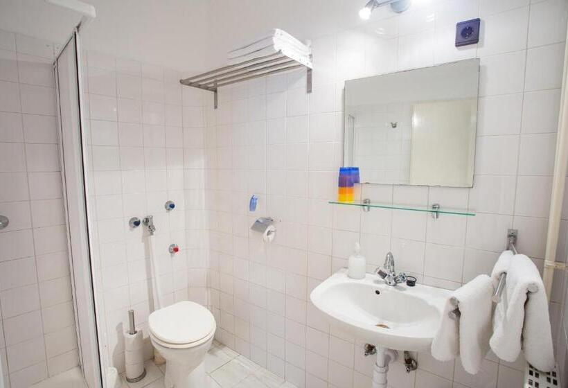 اتاق استاندارد سه نفره, Eden Panzió