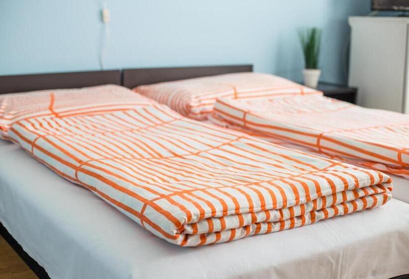 اتاق استاندارد چهار تخته, Eden Panzió