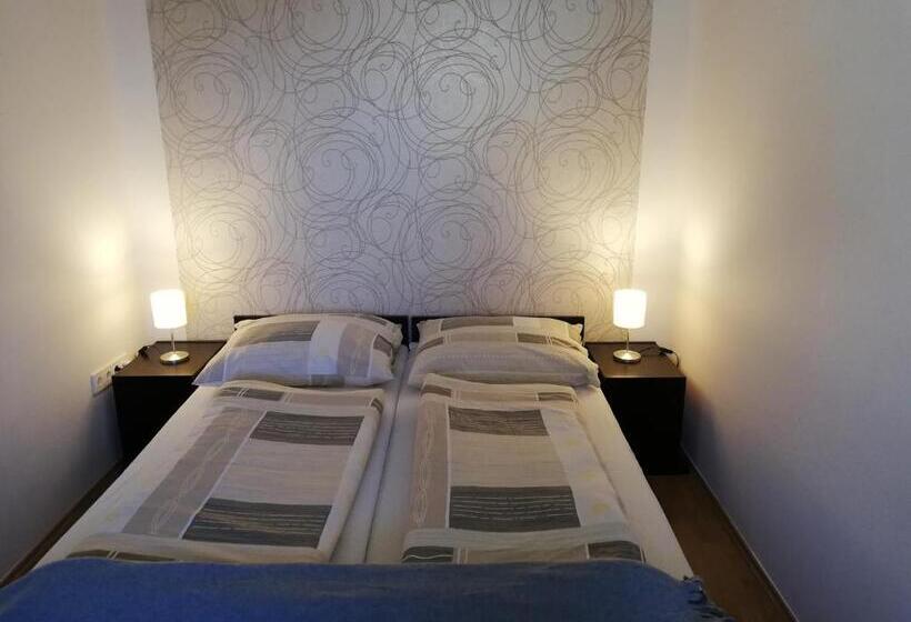 اتاق استاندارد, Eden Panzió