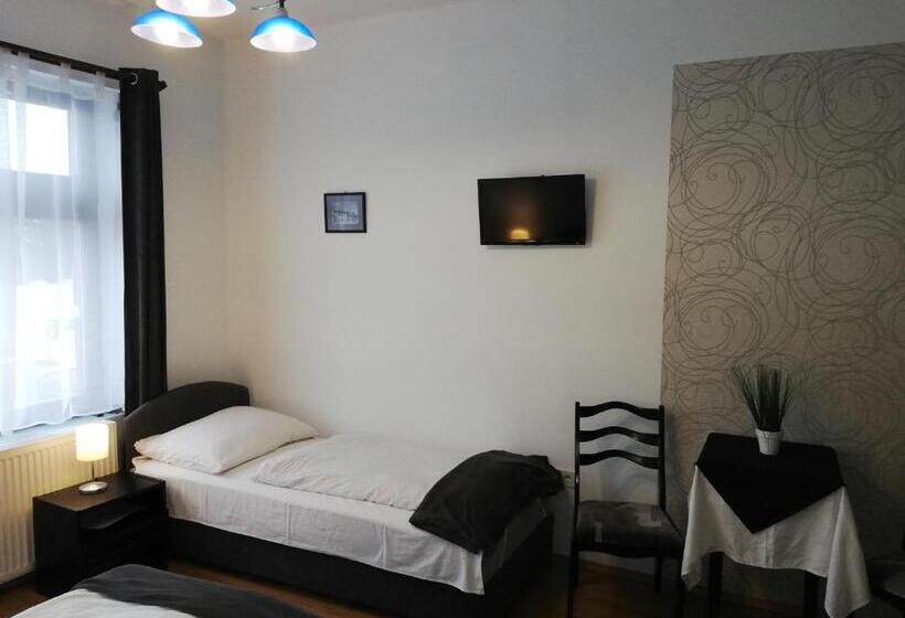 اتاق استاندارد سه نفره, Eden Panzió