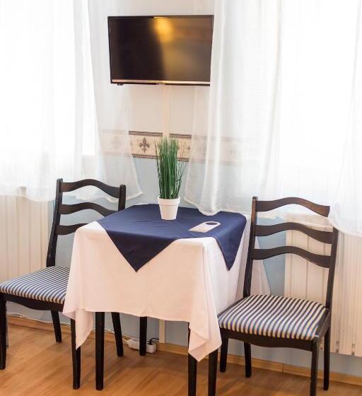 اتاق استاندارد سه نفره, Eden Panzió