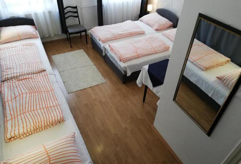 اتاق استاندارد چهار تخته, Eden Panzió