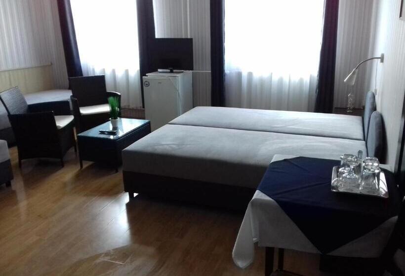 اتاق پنجتخته استاندارد, Eden Panzió