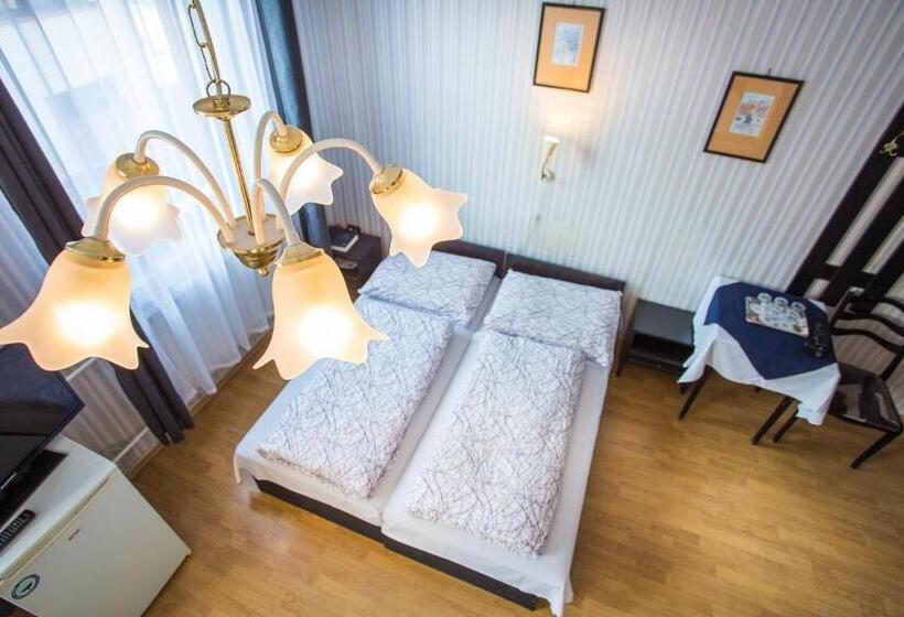 اتاق پنجتخته استاندارد, Eden Panzió