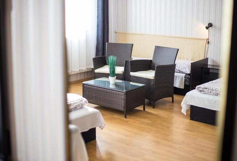 اتاق پنجتخته استاندارد, Eden Panzió