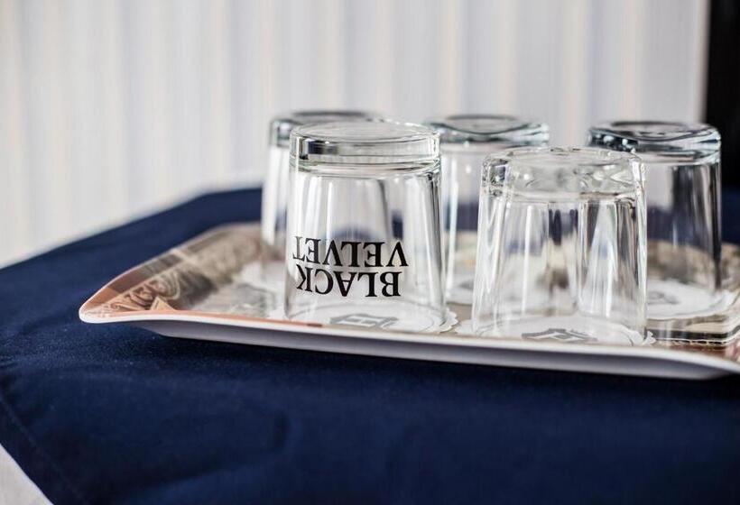 اتاق پنجتخته استاندارد, Eden Panzió