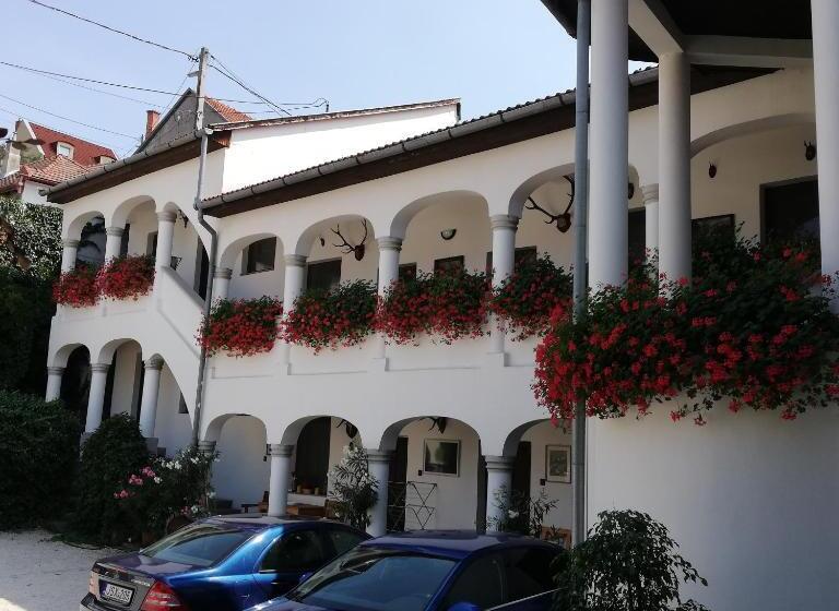 اتاق پنجتخته استاندارد, Eden Panzió