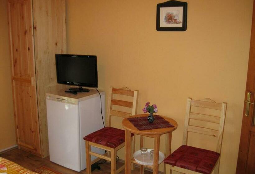 スタンダードルーム, Hegyi Panzió