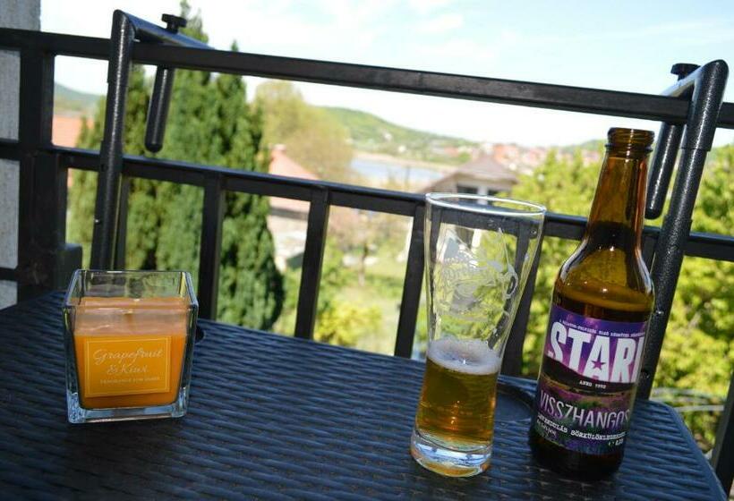 דירת חדר עם טרסה, Rebeka Panzió