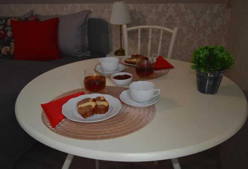 דירת חדר, Rebeka Panzió