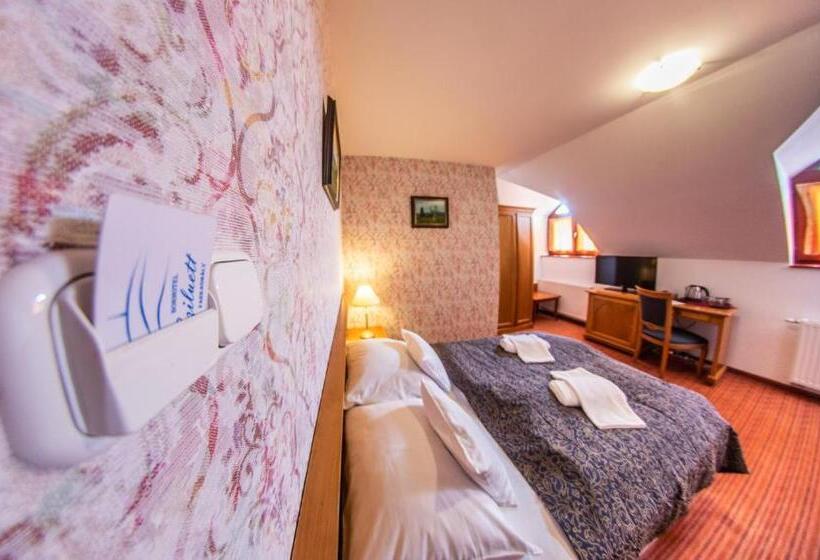 エクゼクティブトリプル, Borhotel Sziluett Farkasmály