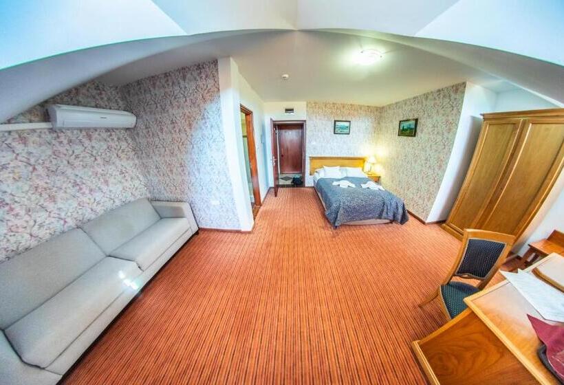 エクゼクティブトリプル, Borhotel Sziluett Farkasmály