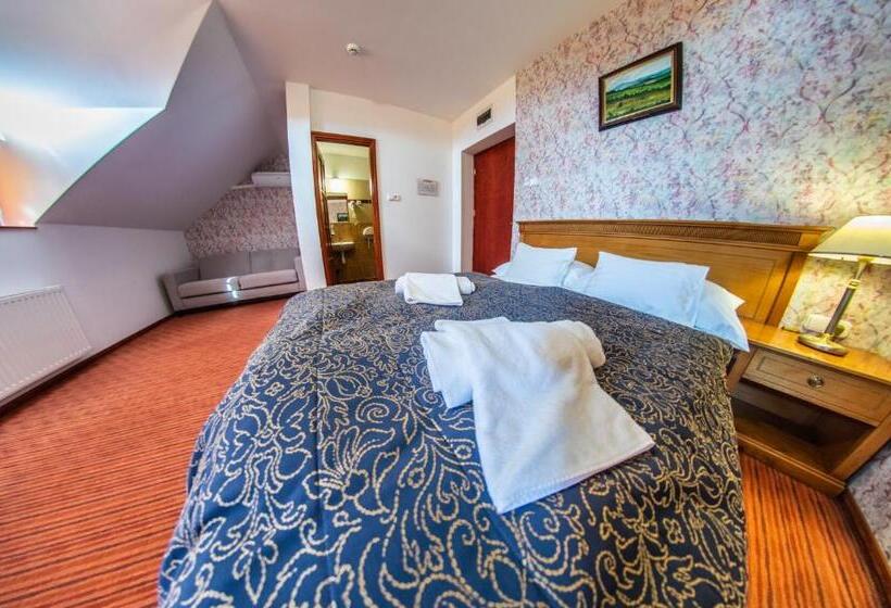 Трехместный Президентский, Borhotel Sziluett Farkasmály