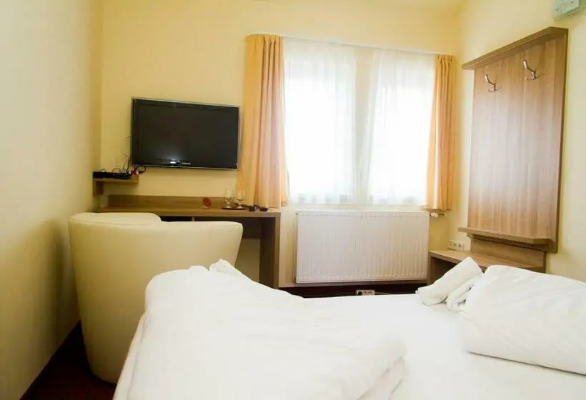 Standard Room, Corvina Hotel Restaurant