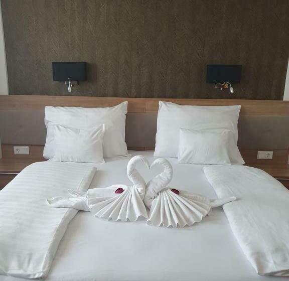 スタンダードルーム, Corvina Hotel Restaurant