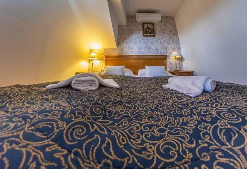Deluxe-perhehuone, Borhotel Sziluett Farkasmály