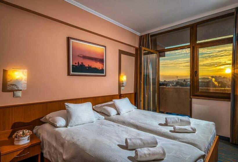 침실 1개 발코니 아파트, Duna