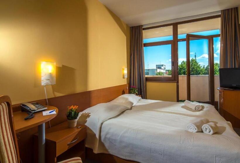 스탠다드 발코니 룸, Duna