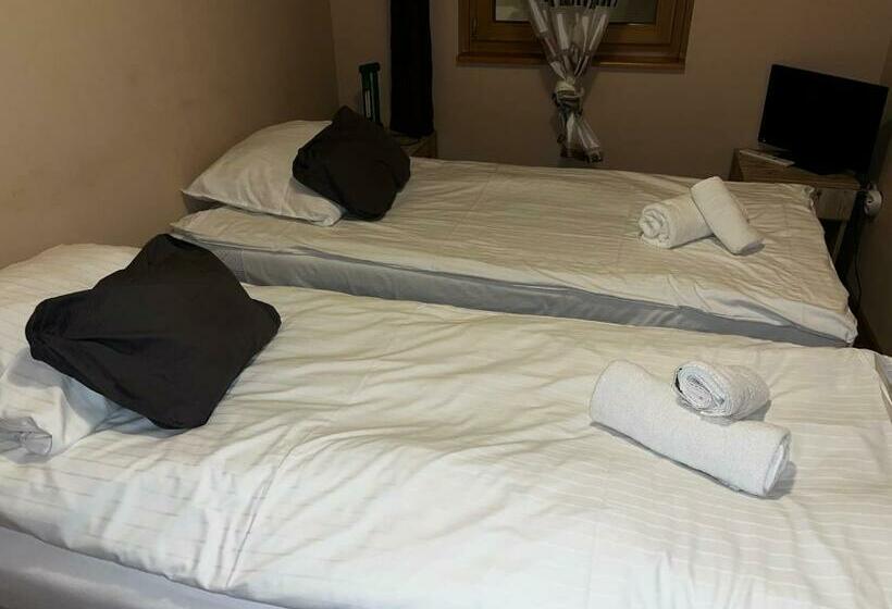 Семейный Номер, Kenguru Panzió