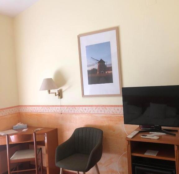 Номер Стандарт, Kenguru Panzió