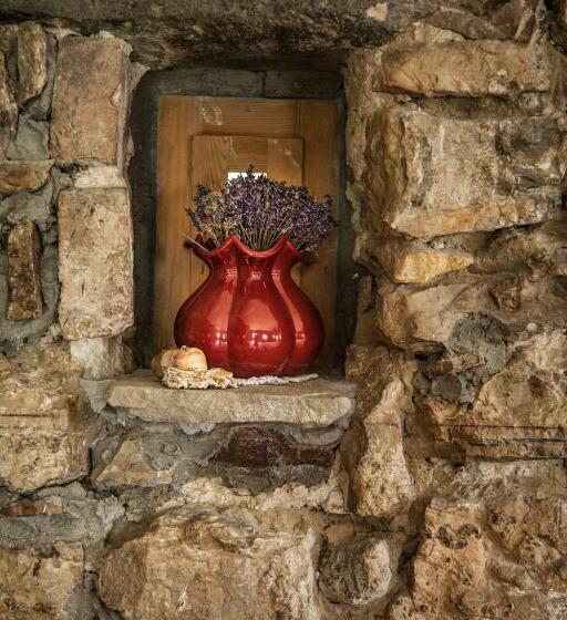 סוויטת ג'וניור נוף לגינה, Káli Art Inn