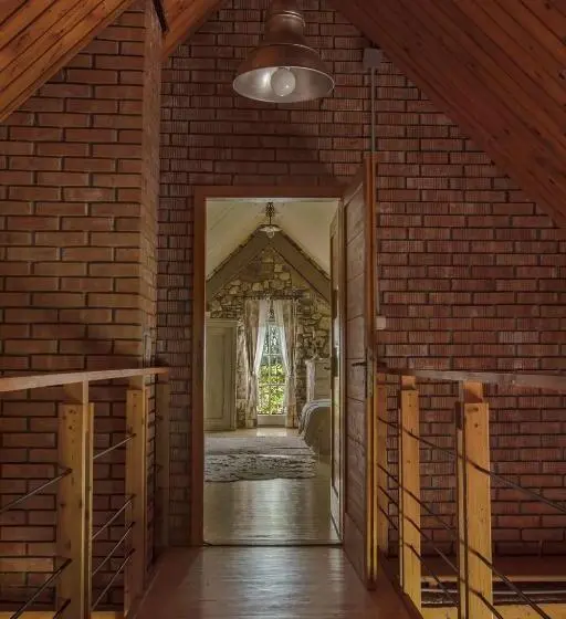 Superior-studio, Káli Art Inn